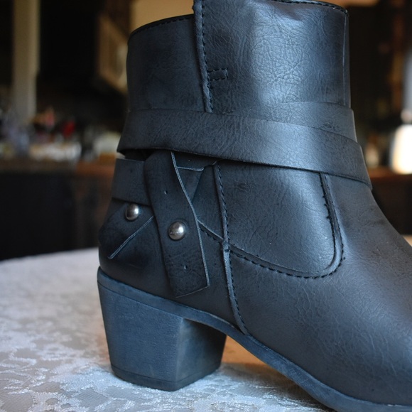Style & Co. Charcoal Gray Booties - Picture 4 of 7
